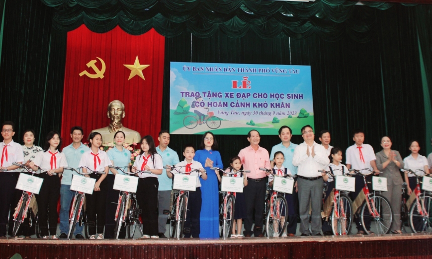 Công ty Nano Việt: Trao tặng 198 xe đạp cho HS có hoàn cảnh khó khăn tại TP Vũng Tàu